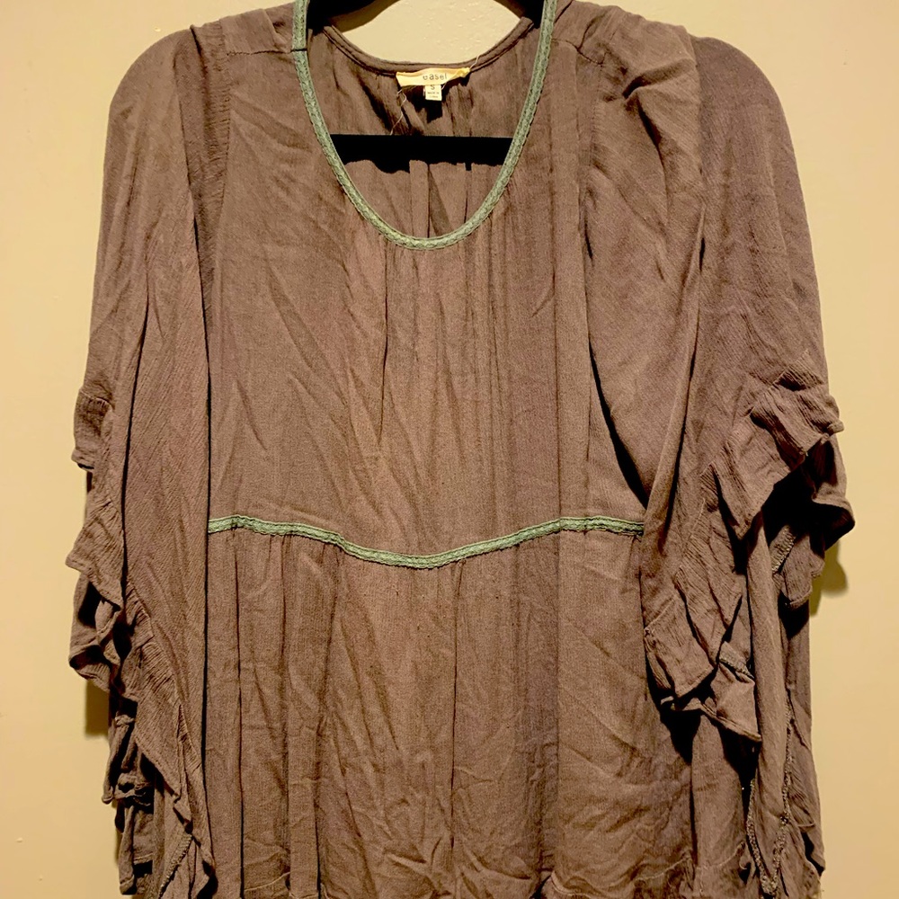 Gray top with elegant flowing sleeves